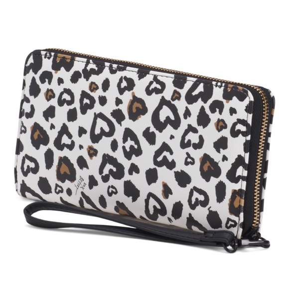 EUC Betsey Johnson Heart Leopard Print Wristlet - Picture 2 of 8